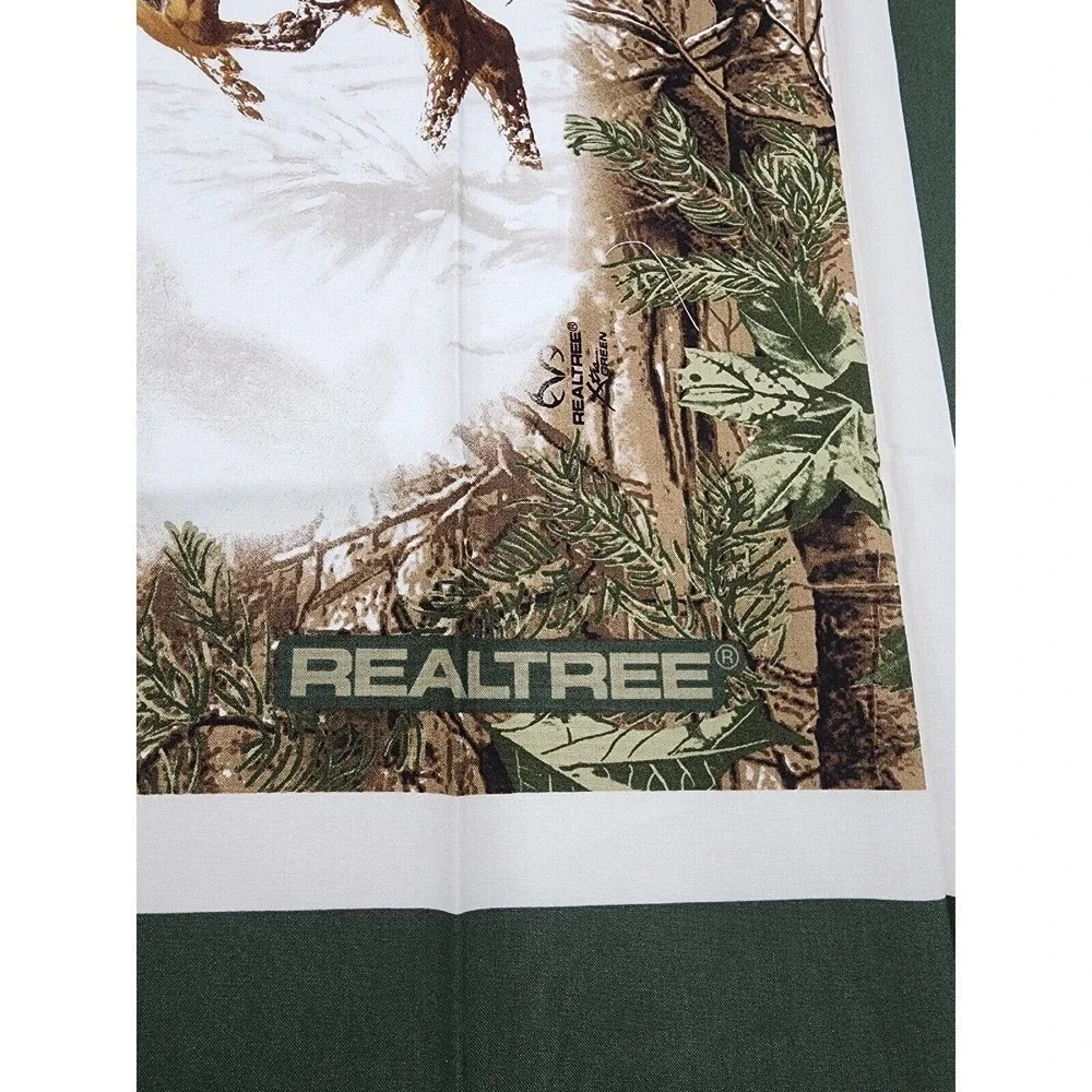 RealTree Xtra Green Star Of The Show Pattern Winter Deer Quilt Kit 69.5